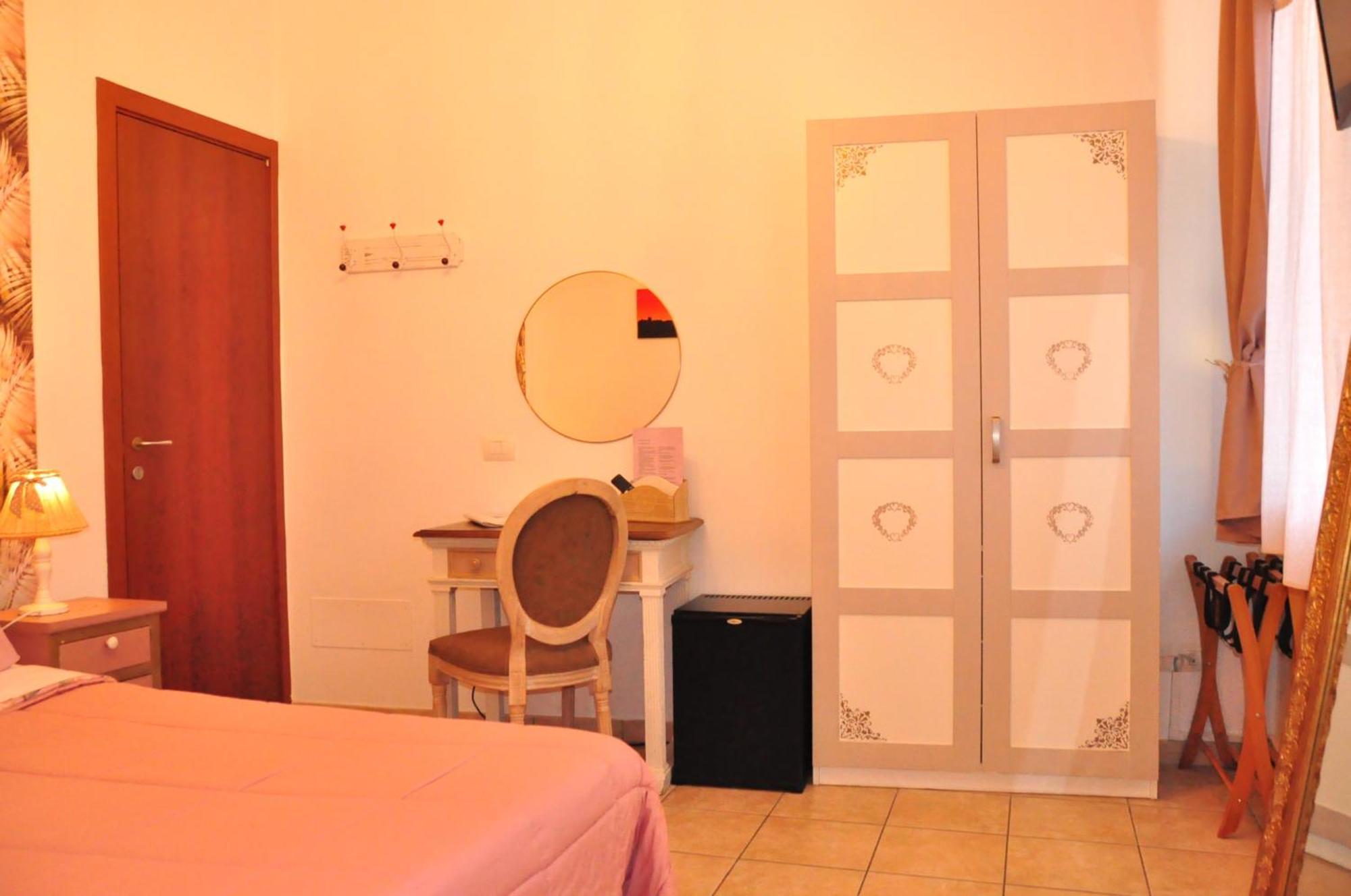B&B Le Camere Di Livia Sienne Extérieur photo
